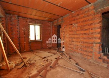 Stanza non arredata - Independent house Frazione Sant'Antonio, 132/4, Castellamonte - photo 21