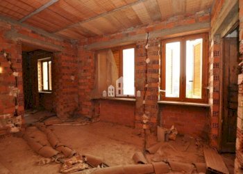 Stanza non arredata - Independent house Frazione Sant'Antonio, 132/4, Castellamonte - photo 24