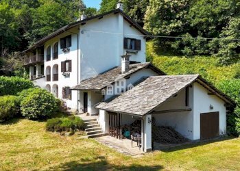 Facciata - Independent house via rueglio, snc, Valchiusa - photo 1