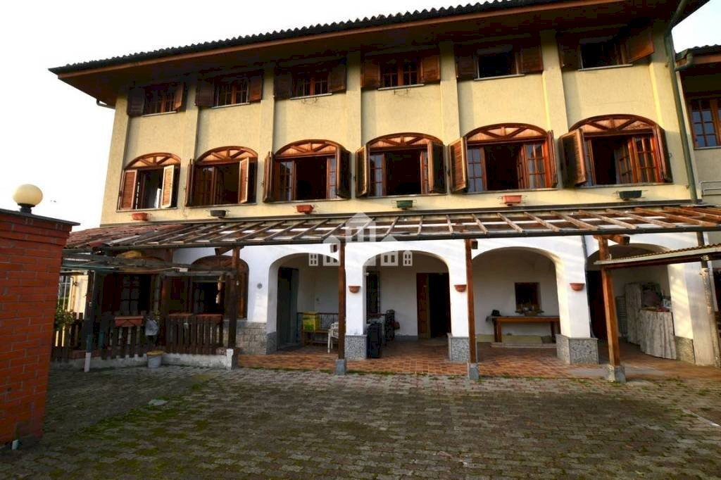 Facciata - Casa indipendente via Aosta, 42, Ivrea - foto 1