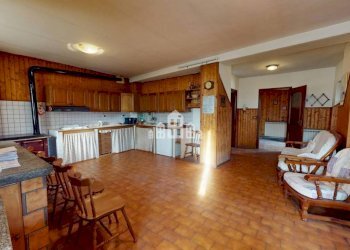 Cucina - Casa indipendente via Aosta, 42, Ivrea - foto 5
