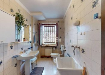 Bagno - Casa indipendente via Aosta, 42, Ivrea - foto 8