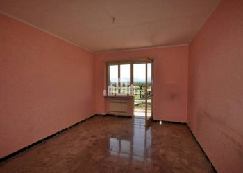 Camera da letto - Three-room apartment via Micheletto, 87, Feletto - photo 7