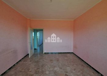 Camera da letto - Three-room apartment via Micheletto, 87, Feletto - photo 12