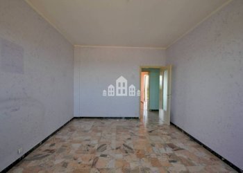 Camera da letto - Three-room apartment via Micheletto, 87, Feletto - photo 15