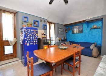 Salone - Casa indipendente via Rivassola, 8, Cuorgnè - foto 1