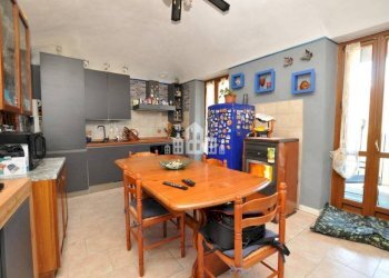 Cucina - Casa indipendente via Rivassola, 8, Cuorgnè - foto 5