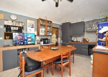Cucina - Casa indipendente via Rivassola, 8, Cuorgnè - foto 6