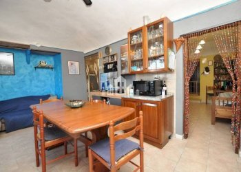 Cucina - Casa indipendente via Rivassola, 8, Cuorgnè - foto 7