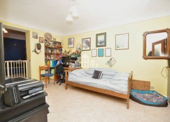 Camera da letto - Casa indipendente via Rivassola, 8, Cuorgnè - foto 9