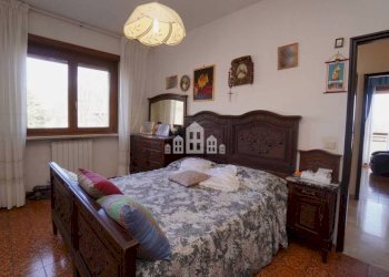 Camera da letto - Quadrilocale via Villa, 10, Valperga - foto 9