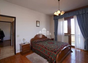 Camera da letto - Quadrilocale via Villa, 10, Valperga - foto 24