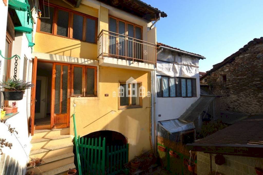 Facciata - Casa indipendente via Adua, snc, Issiglio - foto 1