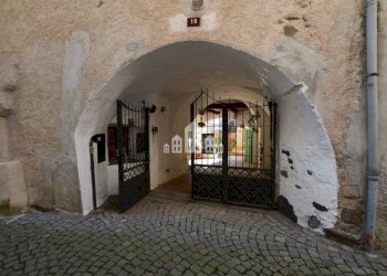 Cortile interno - Casa indipendente via Adua, snc, Issiglio - foto 2