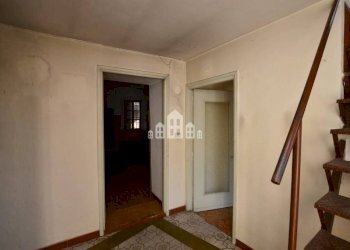 Interno palazzo - Casa indipendente via Adua, snc, Issiglio - foto 9