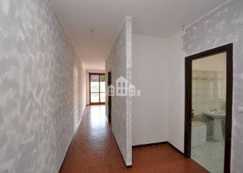 Corridoio - Quadrilocale via Torino, 31, Cuorgnè - foto 14