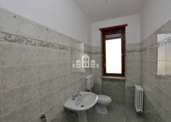 Bagno - Quadrilocale via Torino, 31, Cuorgnè - foto 15