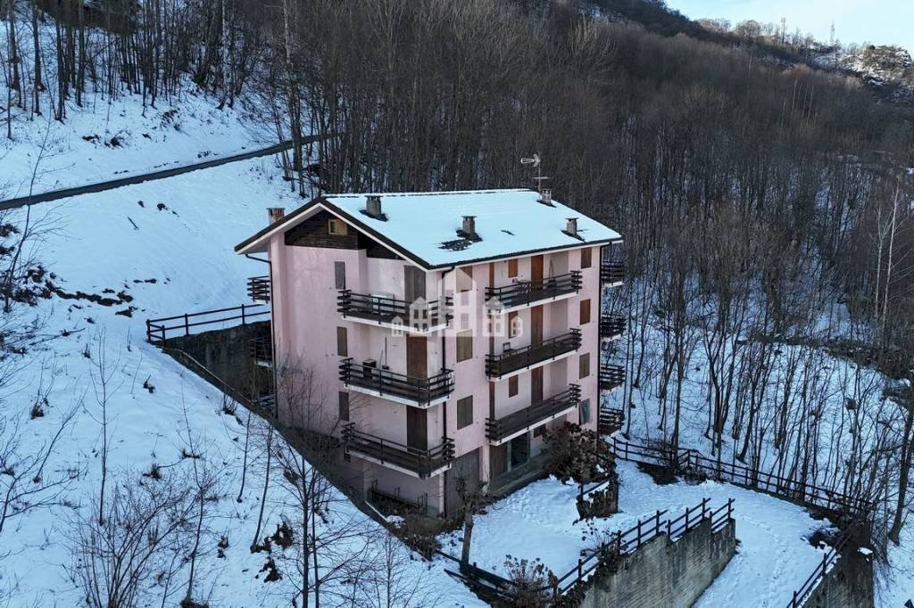Facciata - Trilocale via Ceritti, 1, Alpette - foto 1