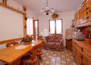 Soggiorno - Three-room apartment via Ceritti, 1, Alpette - photo 9