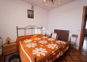 Camera da letto - Three-room apartment via Ceritti, 1, Alpette - photo 18