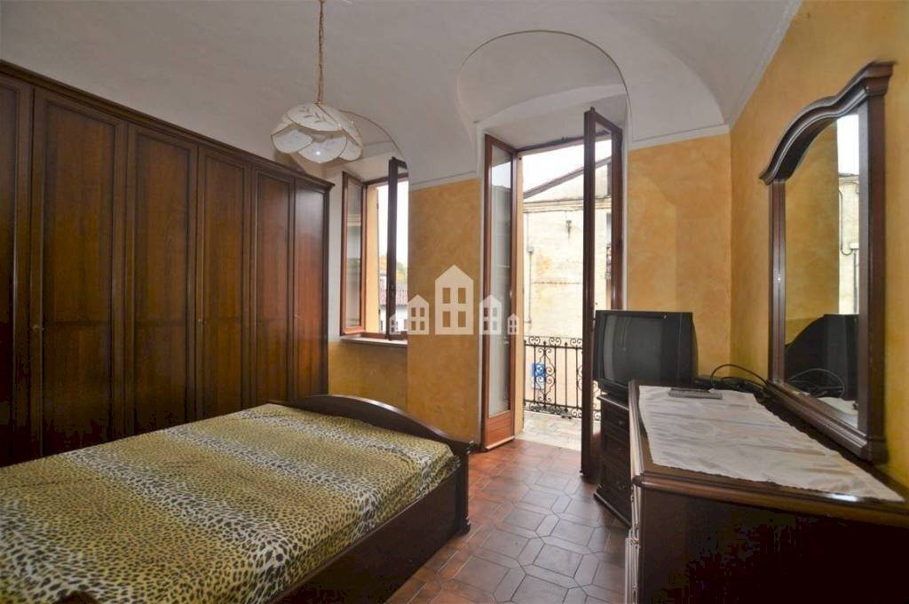 Camera da letto - Two-room apartment via massimo d'azeglio, 5, Castellamonte - photo 2