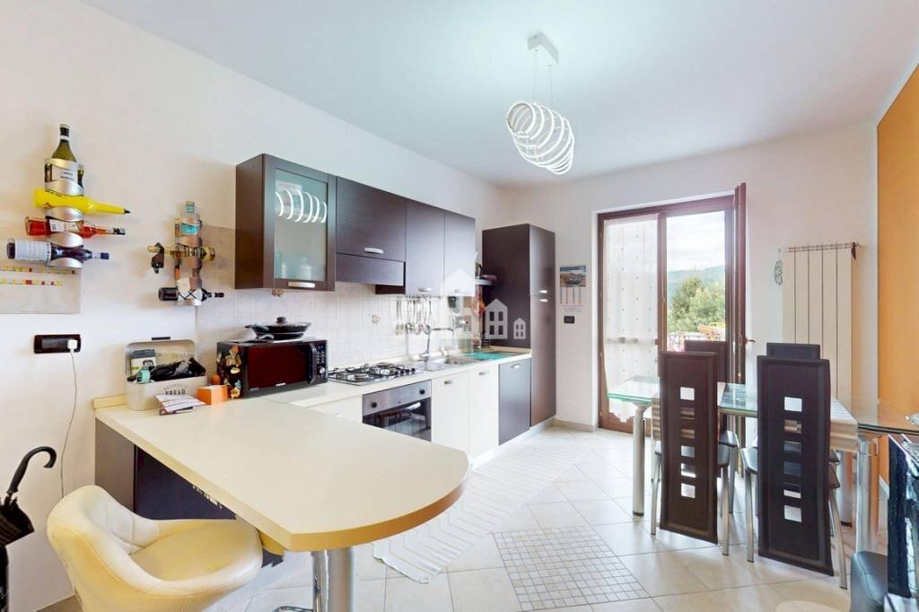 Cucina - Trilocale via Tripoli, 50, Cuorgnè - foto 2