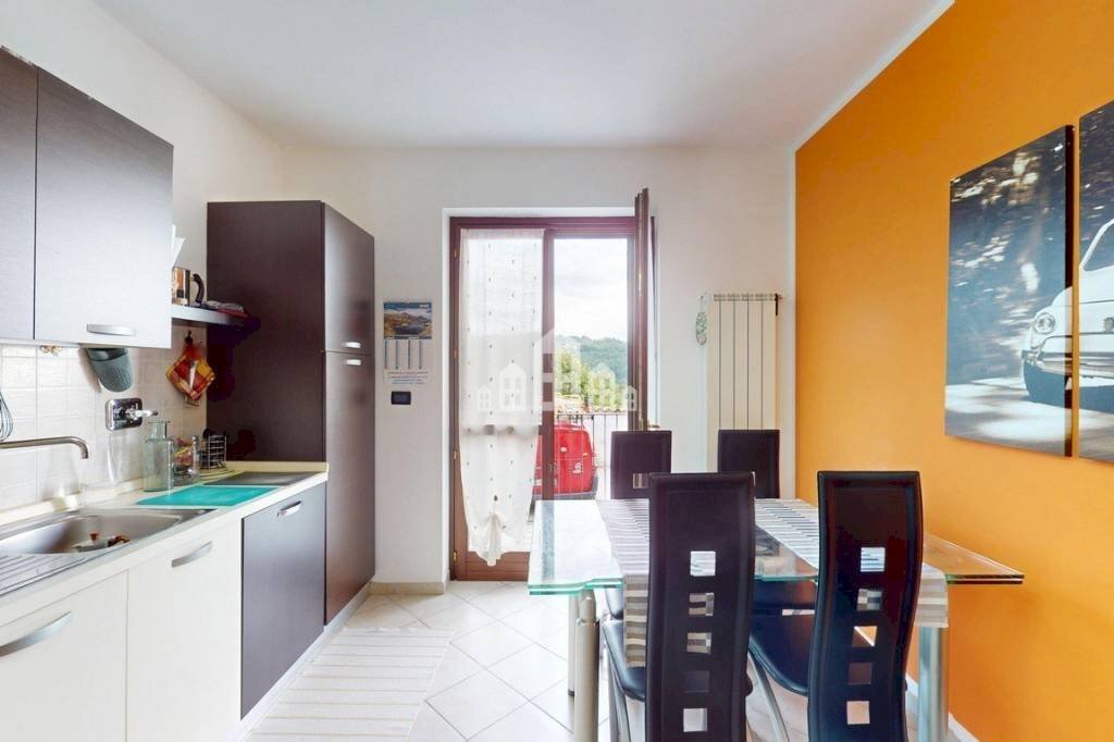 Cucina - Trilocale via Tripoli, 50, Cuorgnè - foto 3