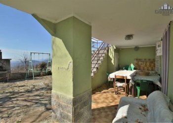 Cortile interno - Casa indipendente strada Belvedere, snc, Borgiallo - foto 16