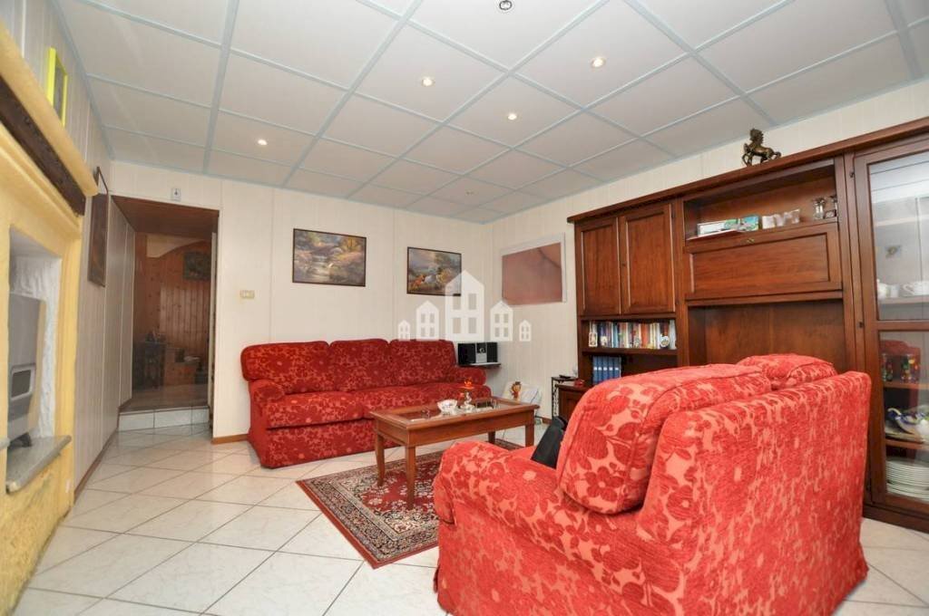 Salone - Casa indipendente vicolo Vigne, 5, Rivarolo Canavese - foto 1