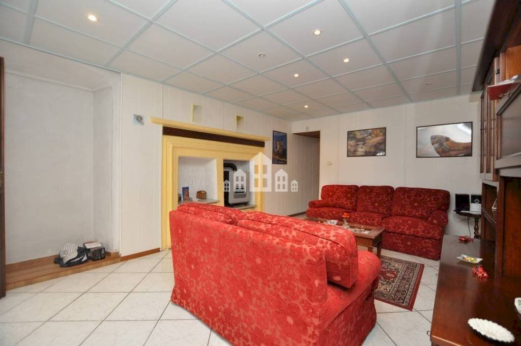 Salone - Casa indipendente vicolo Vigne, 5, Rivarolo Canavese - foto 3