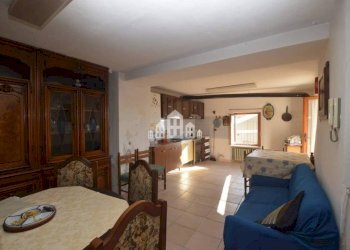 Salone - Independent house Ronchi san Bernardo - Loc. Trione, 10, Cuorgnè - photo 8