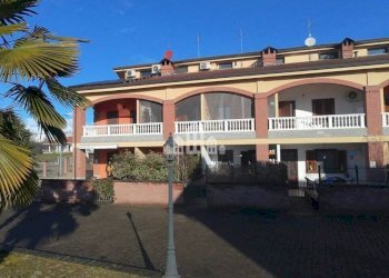 Facciata - Villa a Schiera Cascina Goretta, 3, San Giorgio Canavese - foto 1