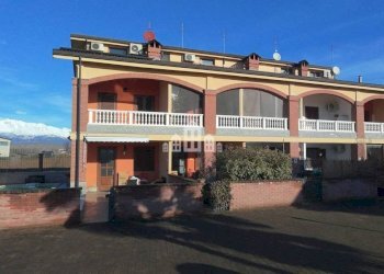 Facciata - Villa a Schiera Cascina Goretta, 3, San Giorgio Canavese - foto 2