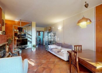 Salone - Villa a Schiera Cascina Goretta, 3, San Giorgio Canavese - foto 5