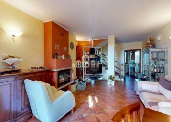 Salone - Villa a Schiera Cascina Goretta, 3, San Giorgio Canavese - foto 6