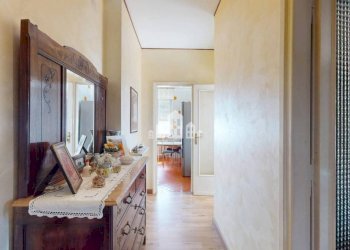 Corridoio - Four-room apartment via San Gaudenzio, 10, Ivrea - photo 26