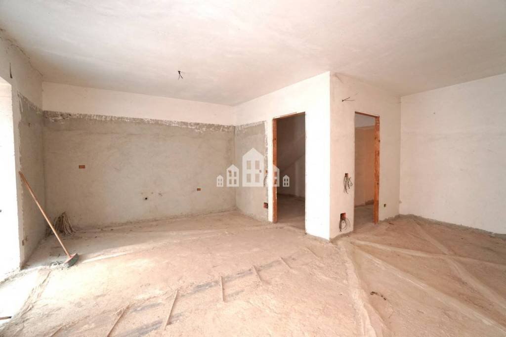 Cucina - Trilocale via Arduino, 33, Cuorgnè - foto 1