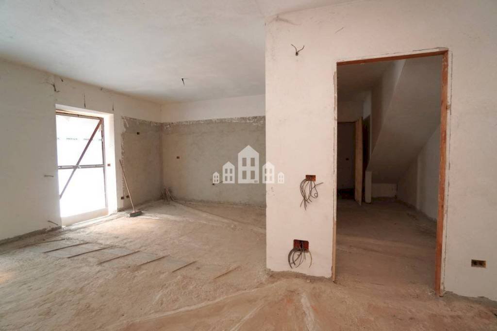 Magazzino - Trilocale via Arduino, 33, Cuorgnè - foto 2