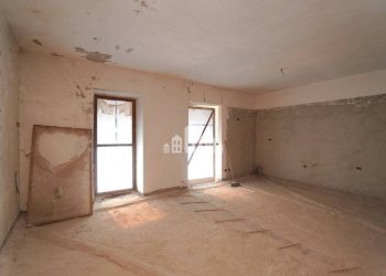 Stanza non arredata - Trilocale via Arduino, 33, Cuorgnè - foto 4