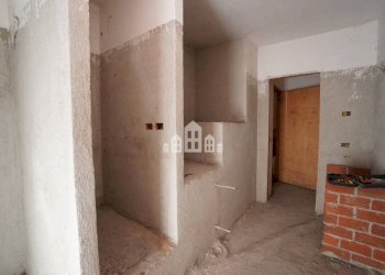 Stanza non arredata - Trilocale via Arduino, 33, Cuorgnè - foto 13