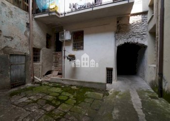 Cortile interno - Trilocale via Arduino, 33, Cuorgnè - foto 32