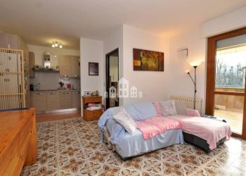 Salone - Trilocale via Milite Ignoto, 7, Cuorgnè - foto 1