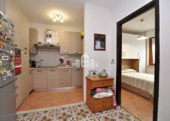 Cucina - Trilocale via Milite Ignoto, 7, Cuorgnè - foto 2