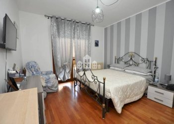 Camera da letto - Trilocale via Milite Ignoto, 7, Cuorgnè - foto 13