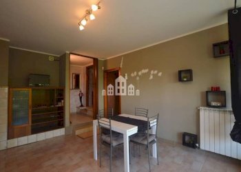 Salone - Three-room apartment Località costosa, 6, Cuorgnè - photo 11