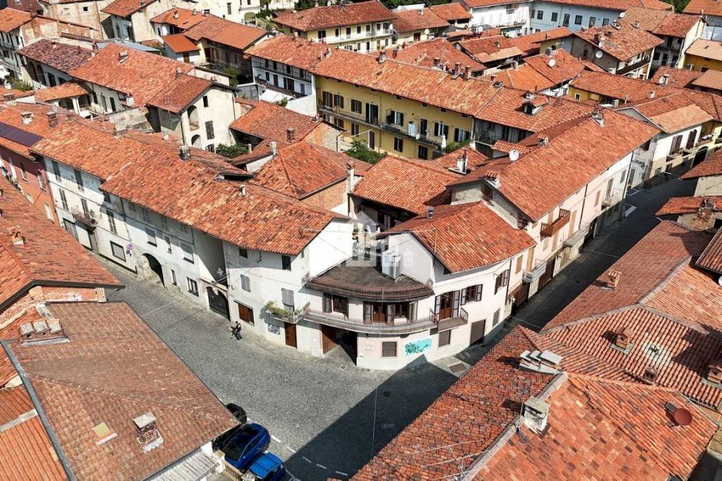 Vista - Negozio piazza VII Martiri, 6, Candia Canavese - foto 1