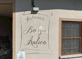 Facciata - Shop piazza VII Martiri, 6, Candia Canavese - photo 2