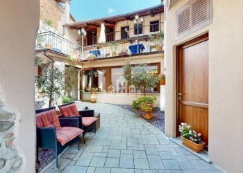 Cortile interno - Shop piazza VII Martiri, 6, Candia Canavese - photo 5