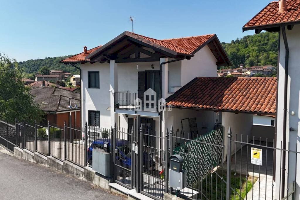 Facciata - Villa via Morano, 7a, Perosa Canavese - foto 2