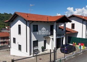 Facciata - Villa via Morano, 7a, Perosa Canavese - foto 1